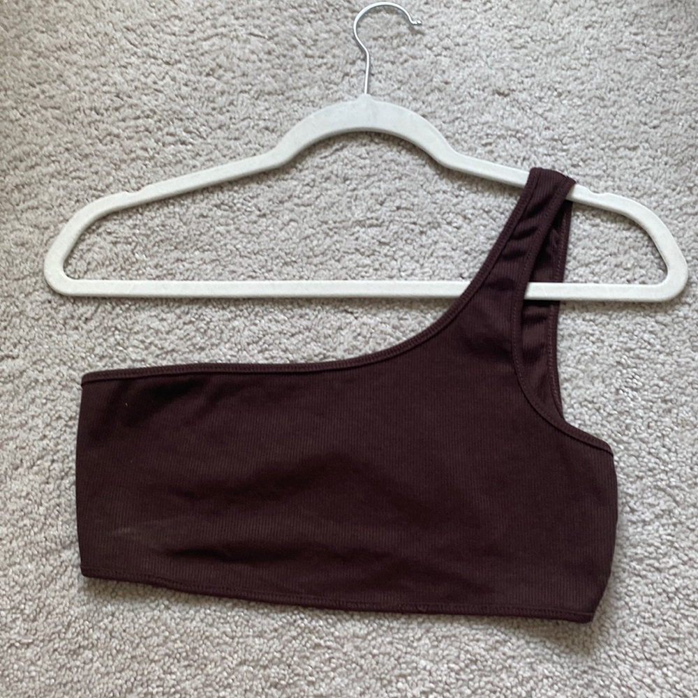 One shoulder crop top